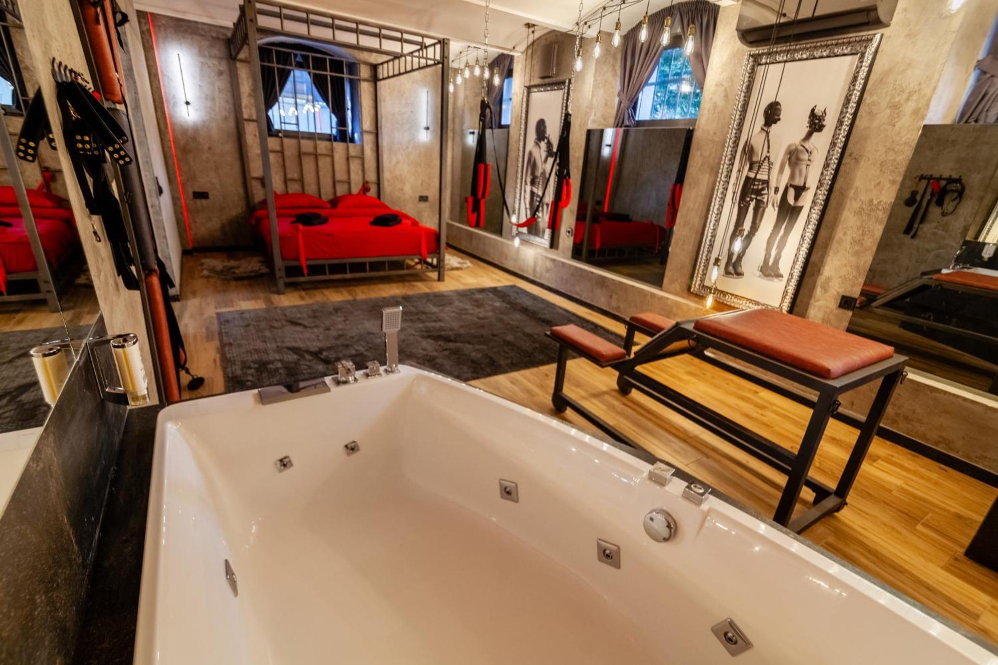 Royal Hot Jucuzzi Apartment Lviv Kültér fotó