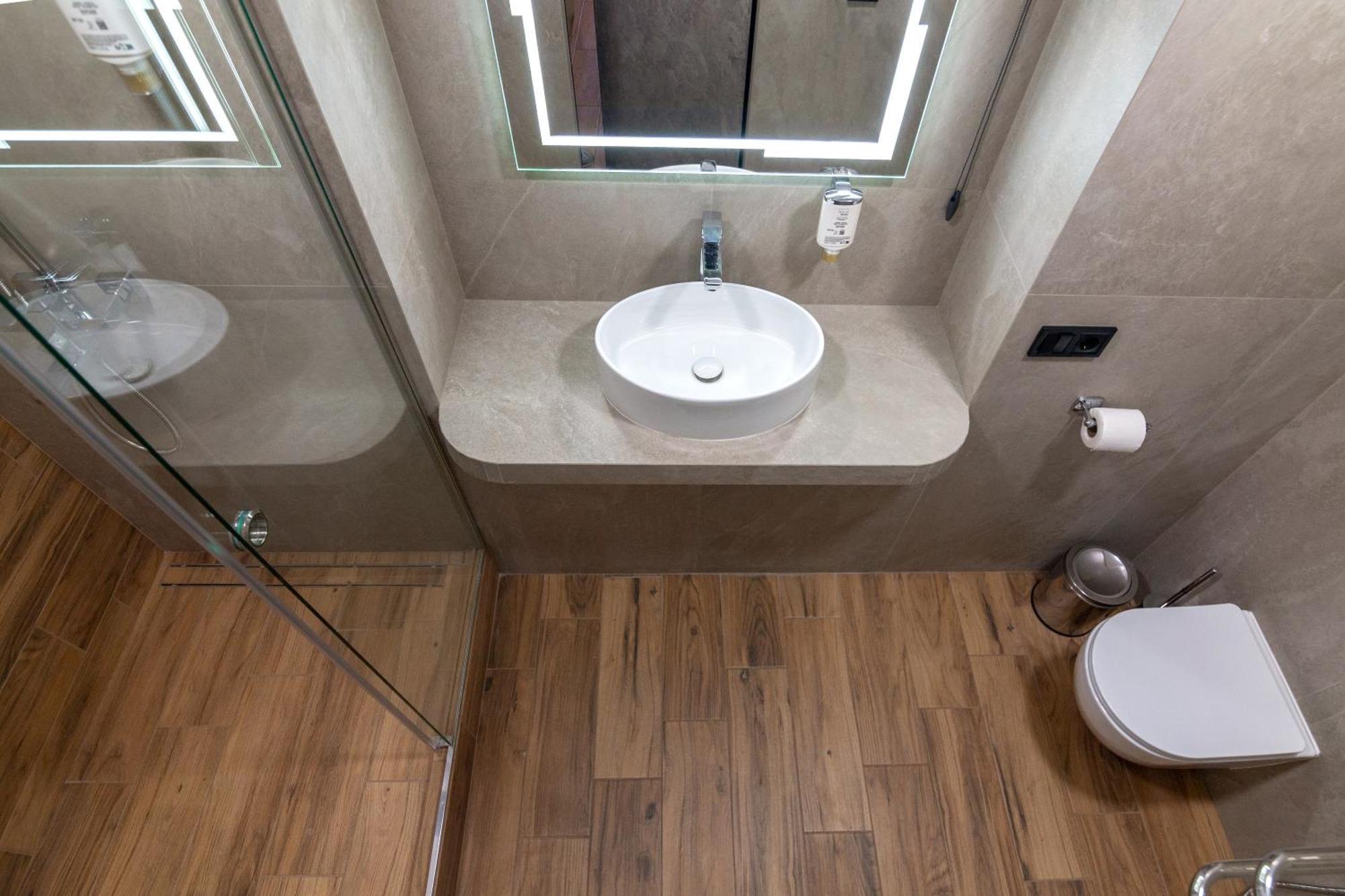 Royal Hot Jucuzzi Apartment Lviv Kültér fotó