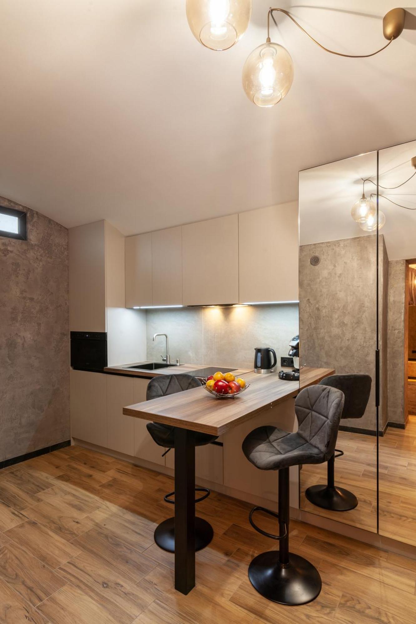 Royal Hot Jucuzzi Apartment Lviv Kültér fotó